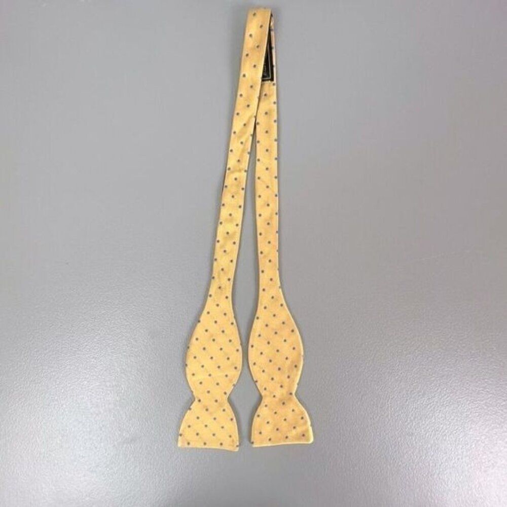 MARK PENDLETON MENS BOW TIE YELLOW WITH BLUE DOTS ADJUSTABLE